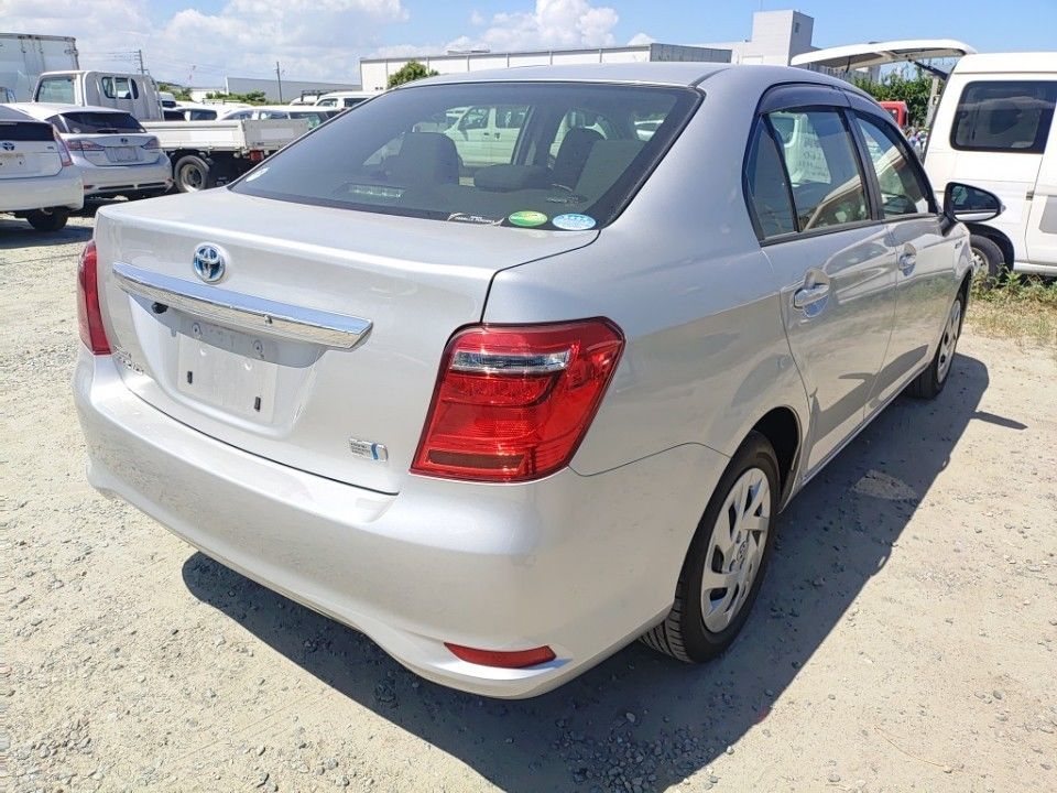 2019 Toyota カローラ アクシオ auction photo 2
