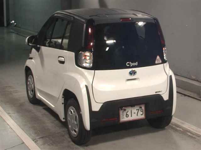 2022 Toyota C+pod G auction photo 2