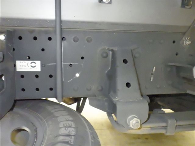 2021 Isuzu Elf Refrigerated and frozen trucks auction photo 5