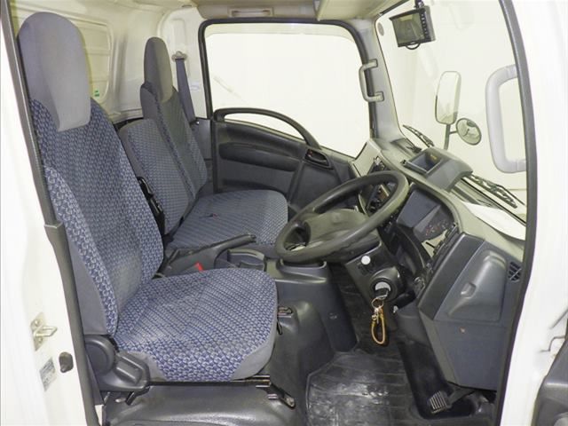 2021 Isuzu Elf Refrigerated and frozen trucks auction photo 6