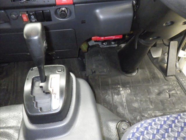 2021 Isuzu Elf Refrigerated and frozen trucks auction photo 8