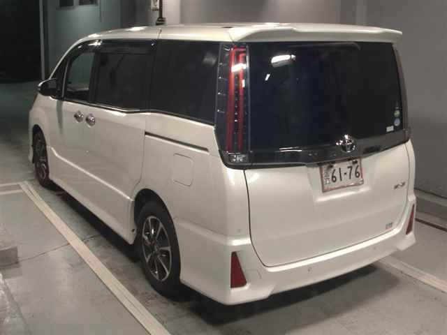 2019 Toyota Noah Si WxBII auction photo 2