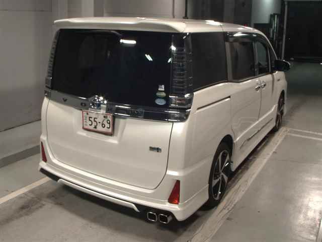 2017 Toyota Voxy ZS auction photo 5