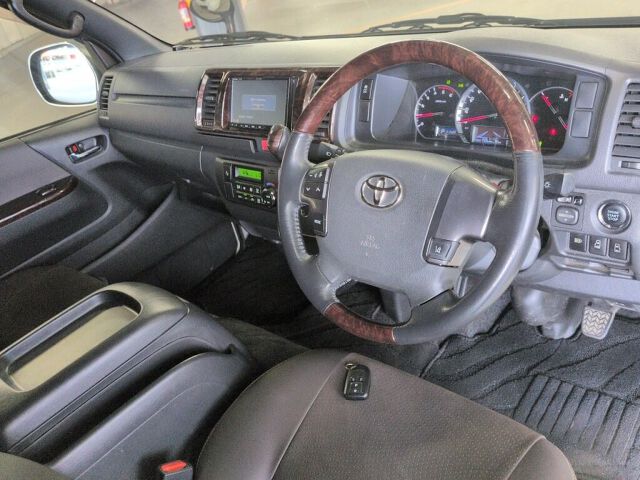 2019 Toyota Hiace L Super GL50TH 4WD auction photo 6