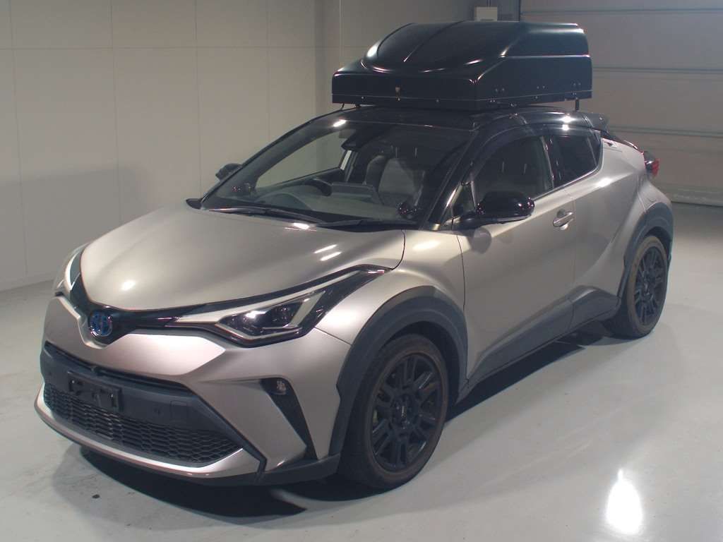 2022 Toyota C-HR G Japan auction vehicle