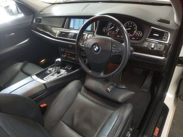 2011 BMW 5 Series 535Iグランツーリスモ auction photo 3