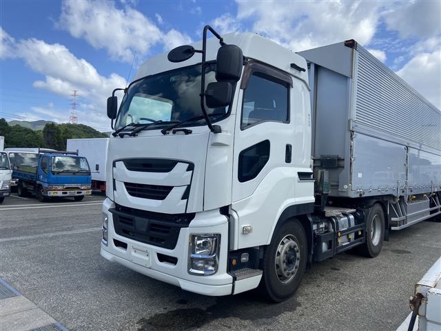 2019 Isuzu tractor Japan auction vehicle