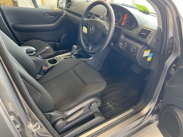 2011 Mercedes-Benz A180 auction photo 4