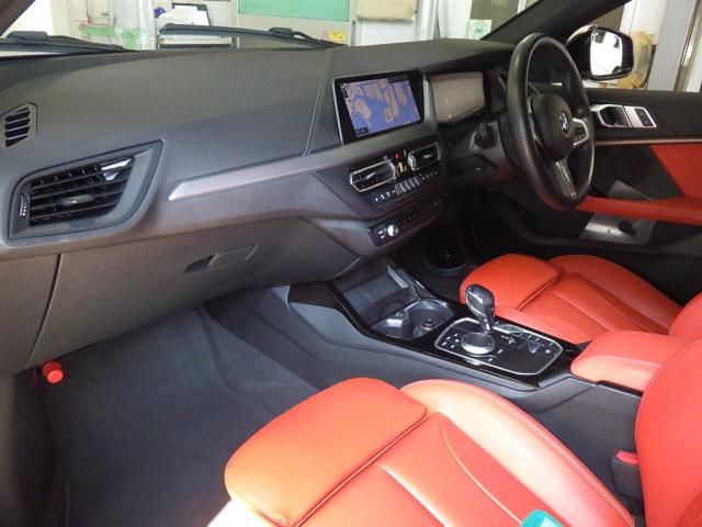 2021 BMW BMW 118 d MSP ED Joyplus auction photo 2