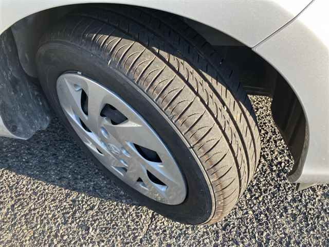 2019 Toyota Aqua S auction photo 9