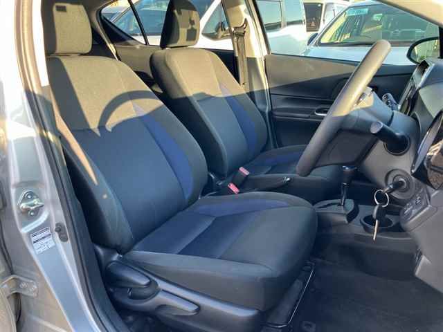 2019 Toyota Aqua S auction photo 7