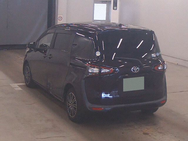 2018 Toyota Sienta G-Quero auction photo 2