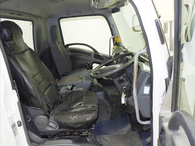 2012 Isuzu Forward クレーン付 auction photo 5