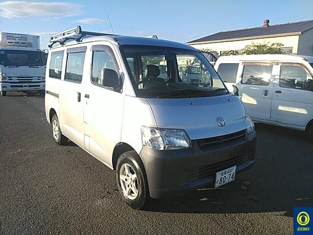 2015 Toyota タウンエース バン 5D 4WD DX 0.7トン Japan auction vehicle