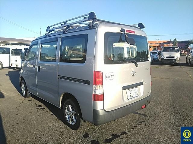 2015 Toyota タウンエース バン 5D 4WD DX 0.7トン auction photo 3