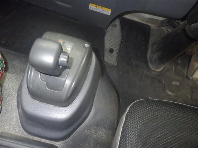 2007 Isuzu Forward dump auction photo 7