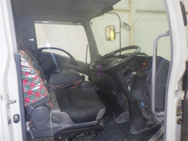 2007 Isuzu Forward dump auction photo 5