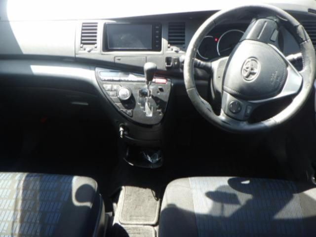 2015 Toyota Isis プラタナ Vセレクション auction photo 3