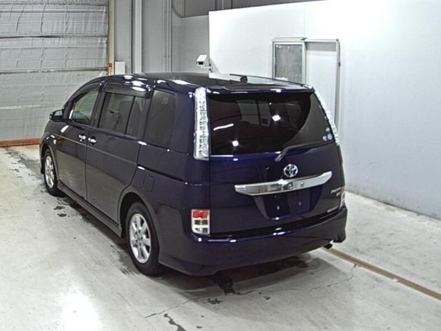 2015 Toyota Isis プラタナ Vセレクション auction photo 2