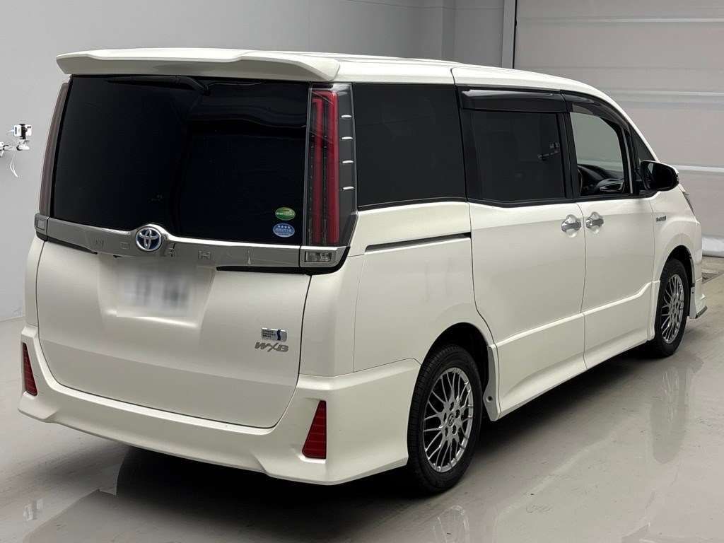 2018 Toyota Noah HV Si WxB auction photo 2
