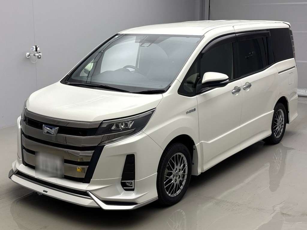 2018 Toyota Noah HV Si WxB Japan auction vehicle