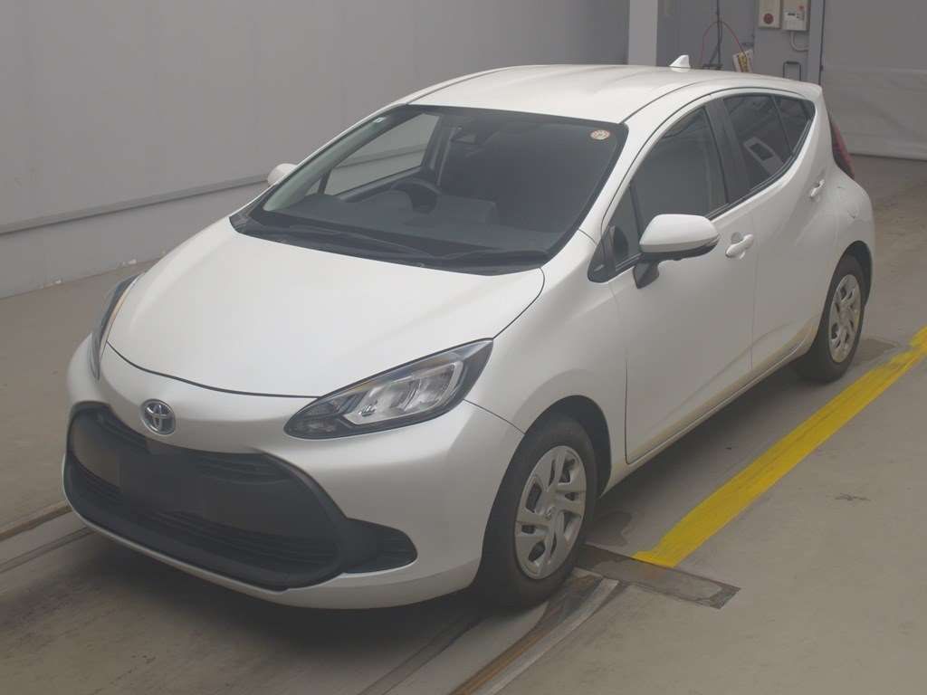 Japan Auction Vehicles 4 2022 Toyota Aqua X auction photo