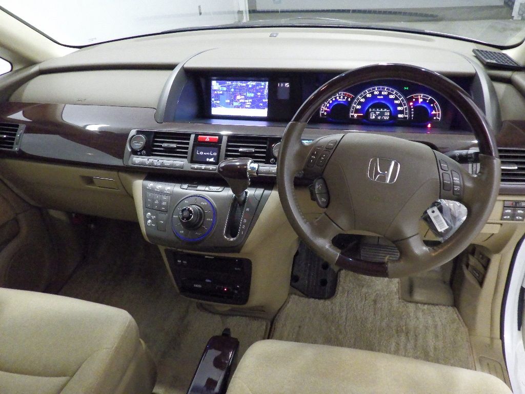 2005 Honda エリシオン 4WD VG 8人 auction photo 3