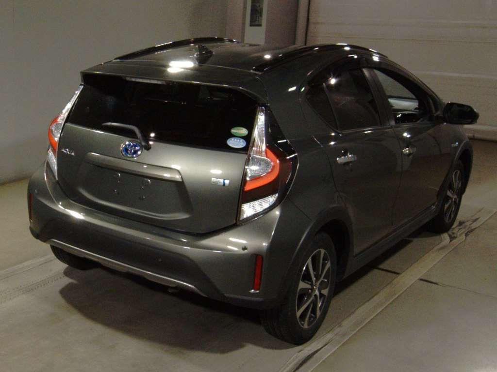 2019 Toyota Aqua Crossover Gram auction photo 2