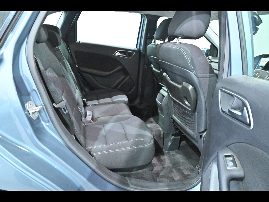 2012 Mercedes-Benz B-Class B180 BlueEFFICIENCY auction photo 6