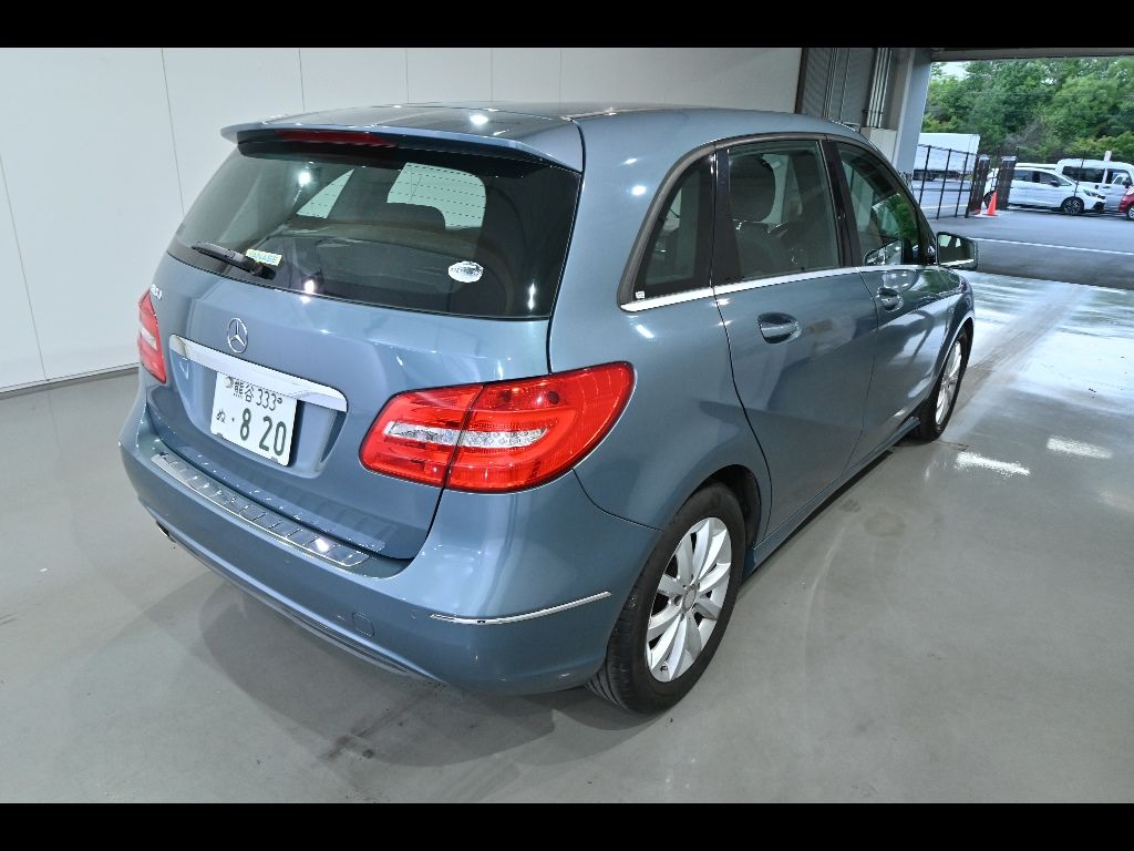 2012 Mercedes-Benz B-Class B180 BlueEFFICIENCY auction photo 2