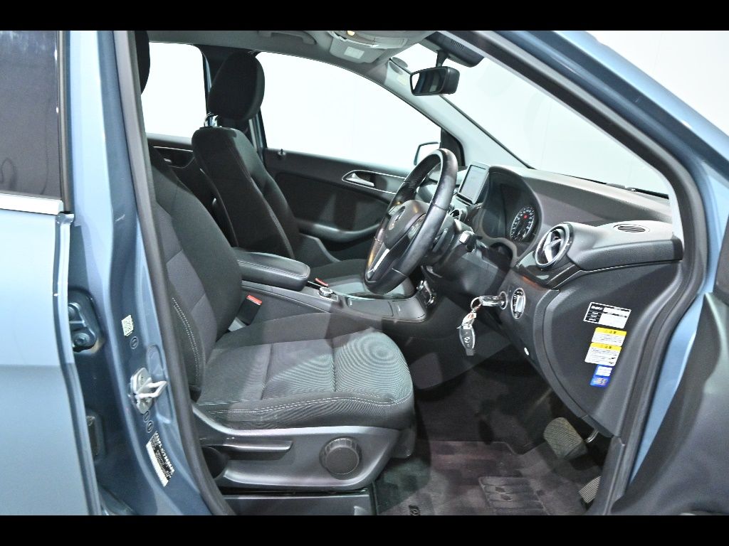 2012 Mercedes-Benz B-Class B180 BlueEFFICIENCY auction photo 7