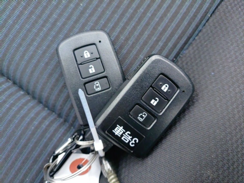 2021 Toyota Noah auction photo 15