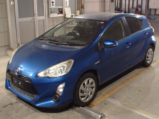 2015 Toyota Aqua S auction photo 4