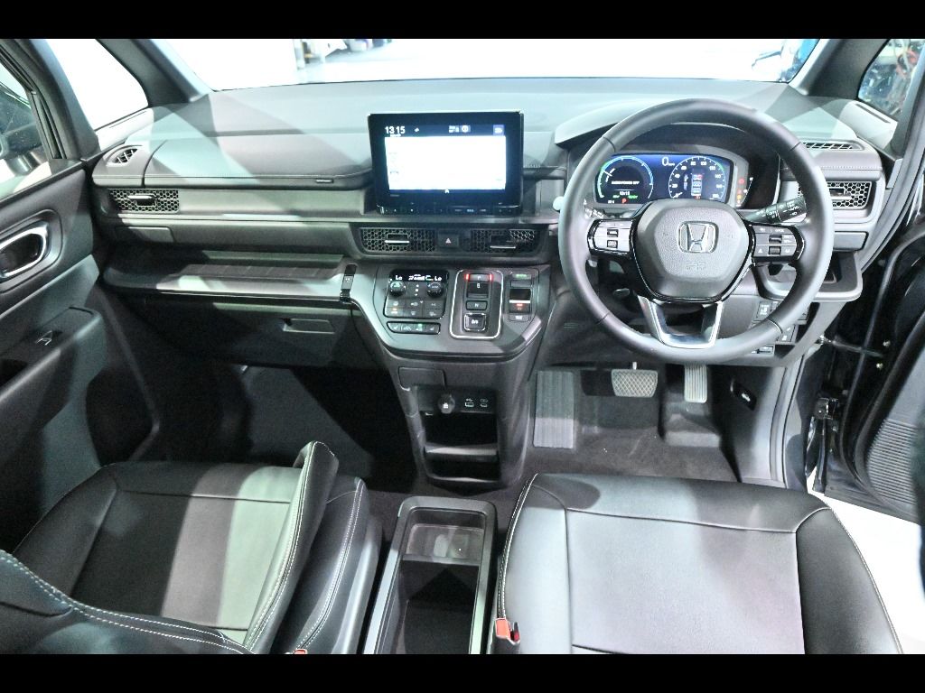 2024 Honda Stepwgn e:HEV 8人 auction photo 3
