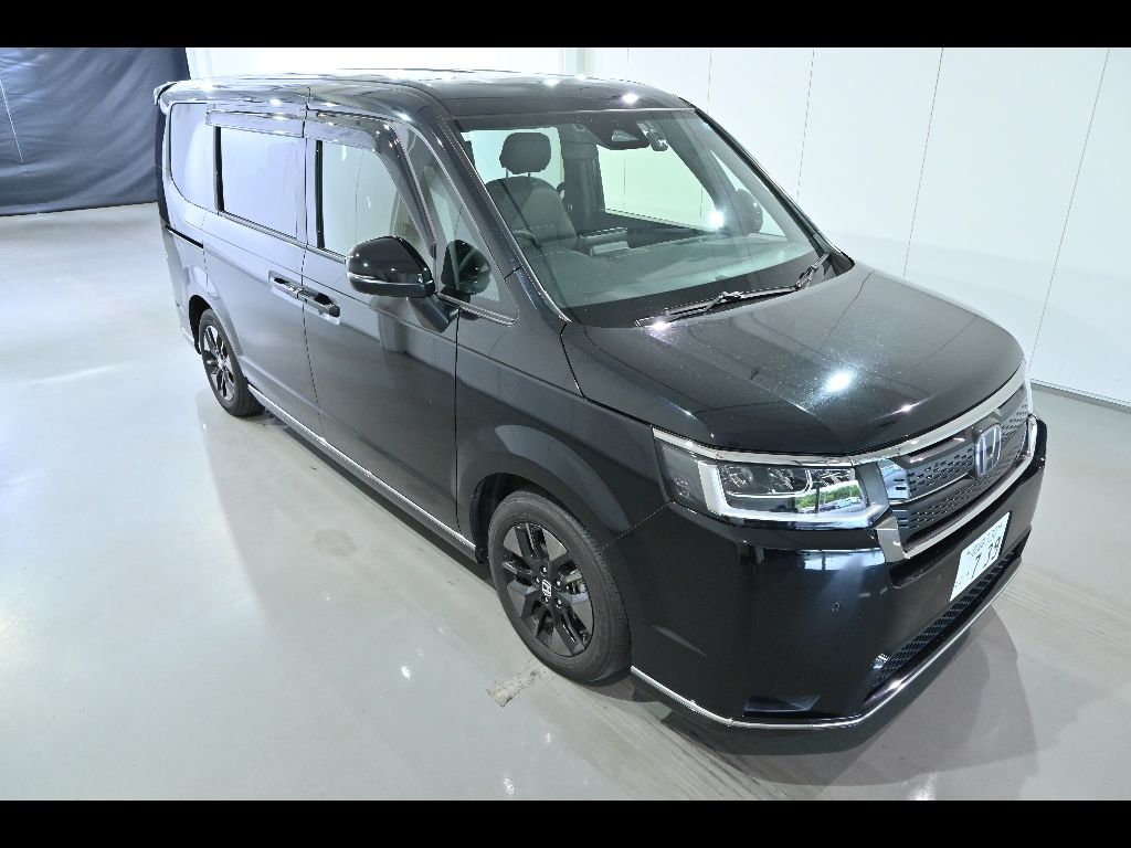 2024 Honda Stepwgn e:HEV 8 Japan auction vehicle