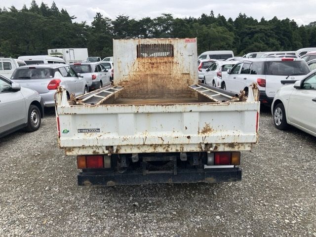 2018 Isuzu Elf dump auction photo 3