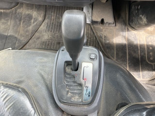 2018 Isuzu Elf dump auction photo 11