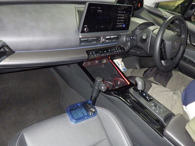 2024 Toyota Prius Z auction photo 3