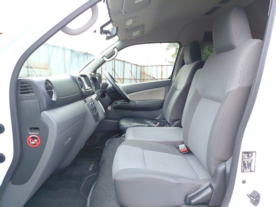 2014 Nissan NV350 Caravan auction photo 16