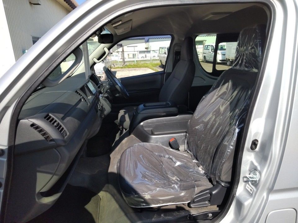 2021 Toyota ハイエース・ロング auction photo 16
