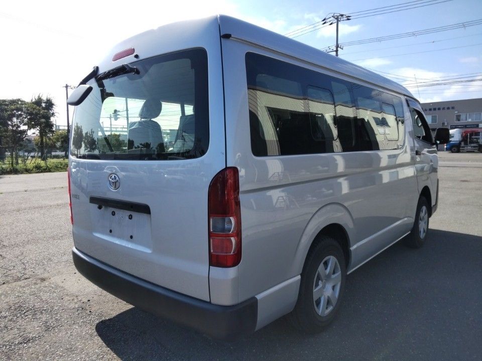 2021 Toyota ハイエース・ロング auction photo 2