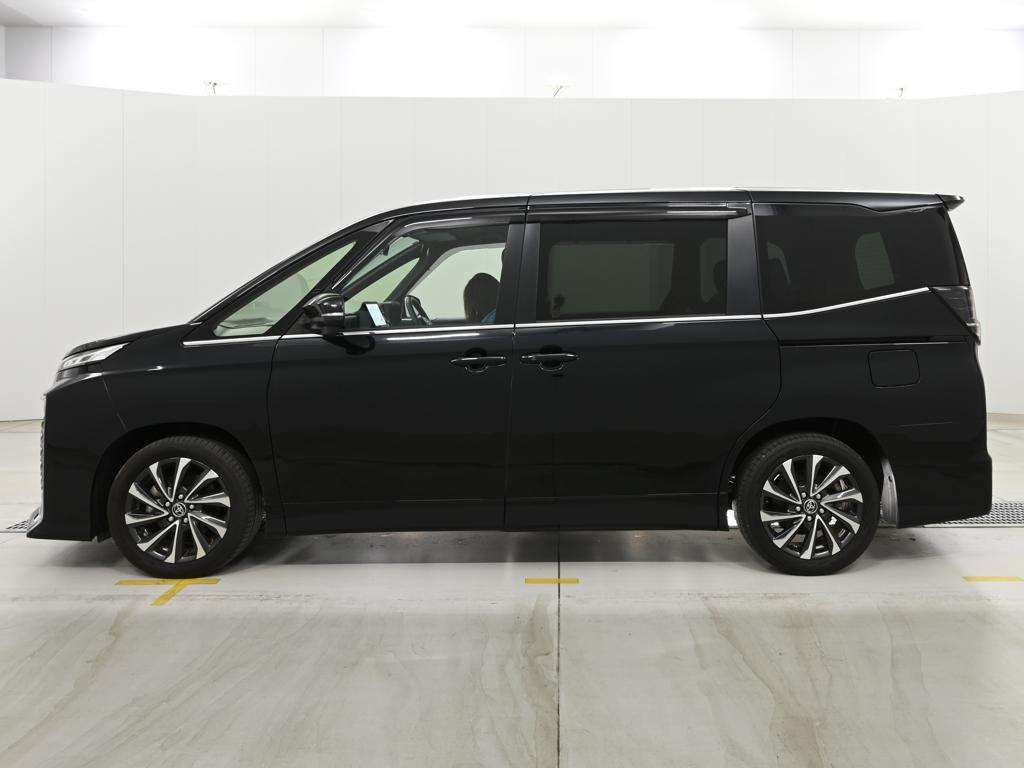 2023 Toyota Voxy ハイブリッドS-Z auction photo 4