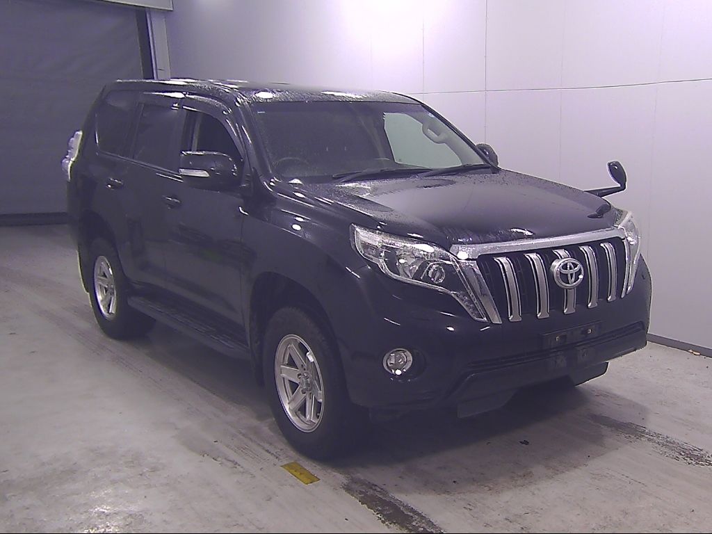 Japan Auction Vehicles 14 2017 Toyota Land Cruiser Prado TX Lパッケージ 7人 auction photo