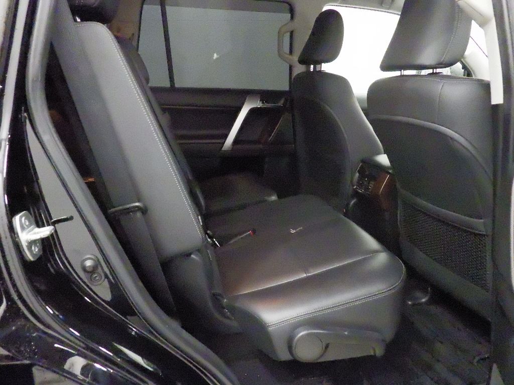 2017 Toyota Land Cruiser Prado TX Lパッケージ 7人 auction photo 7