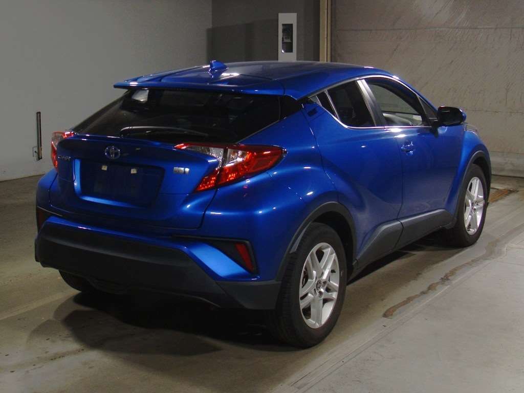 2022 Toyota C-HR S auction photo 2