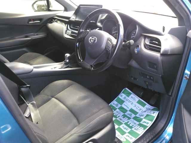 2017 Toyota C-HR S auction photo 3