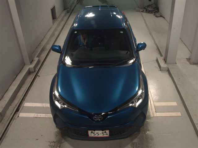 2017 Toyota C-HR S auction photo 6