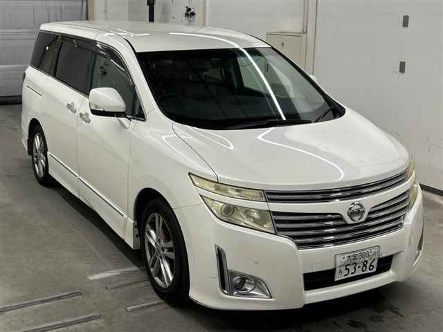 2011 Nissan Elgrand ハイウェイスター Japan auction vehicle