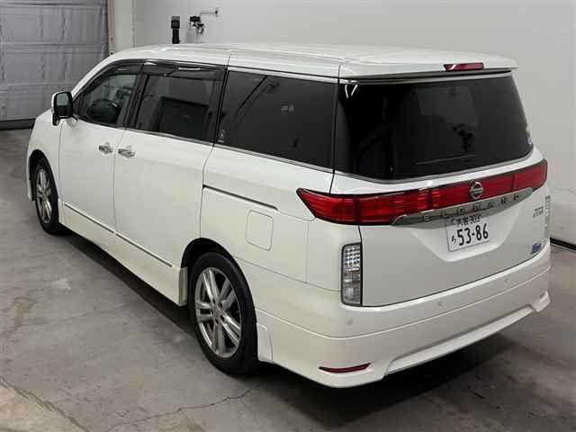 2011 Nissan Elgrand ハイウェイスター auction photo 2