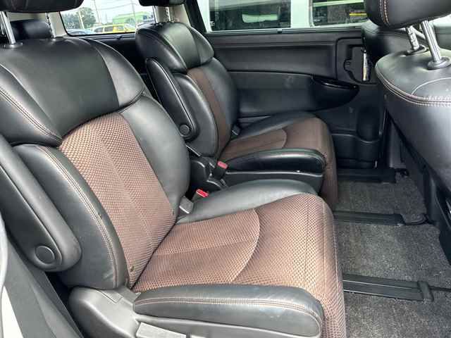 2011 Nissan Elgrand ハイウェイスター auction photo 7